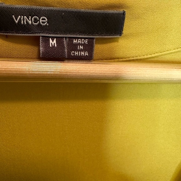 Vince Blouse 100% Silk Chartreuse Color Popover Henley Long Sleeve Oversized M - Picture 3 of 10